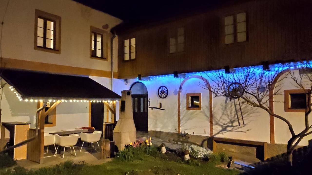 H@M Penzion Zlutice Exterior photo